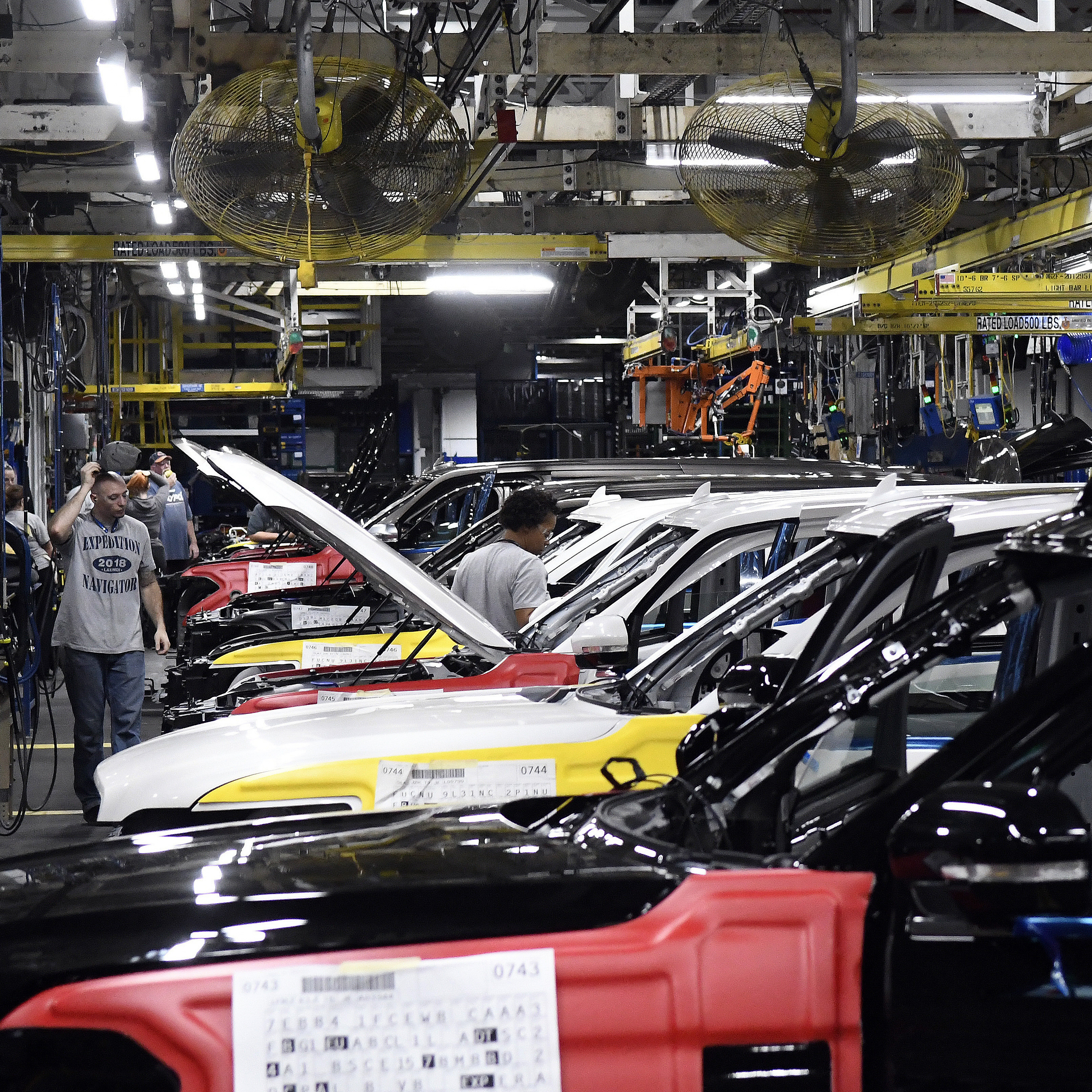 Autoworkers threaten to strike again at Ford's huge Kentucky truck plant - Vimarsana News