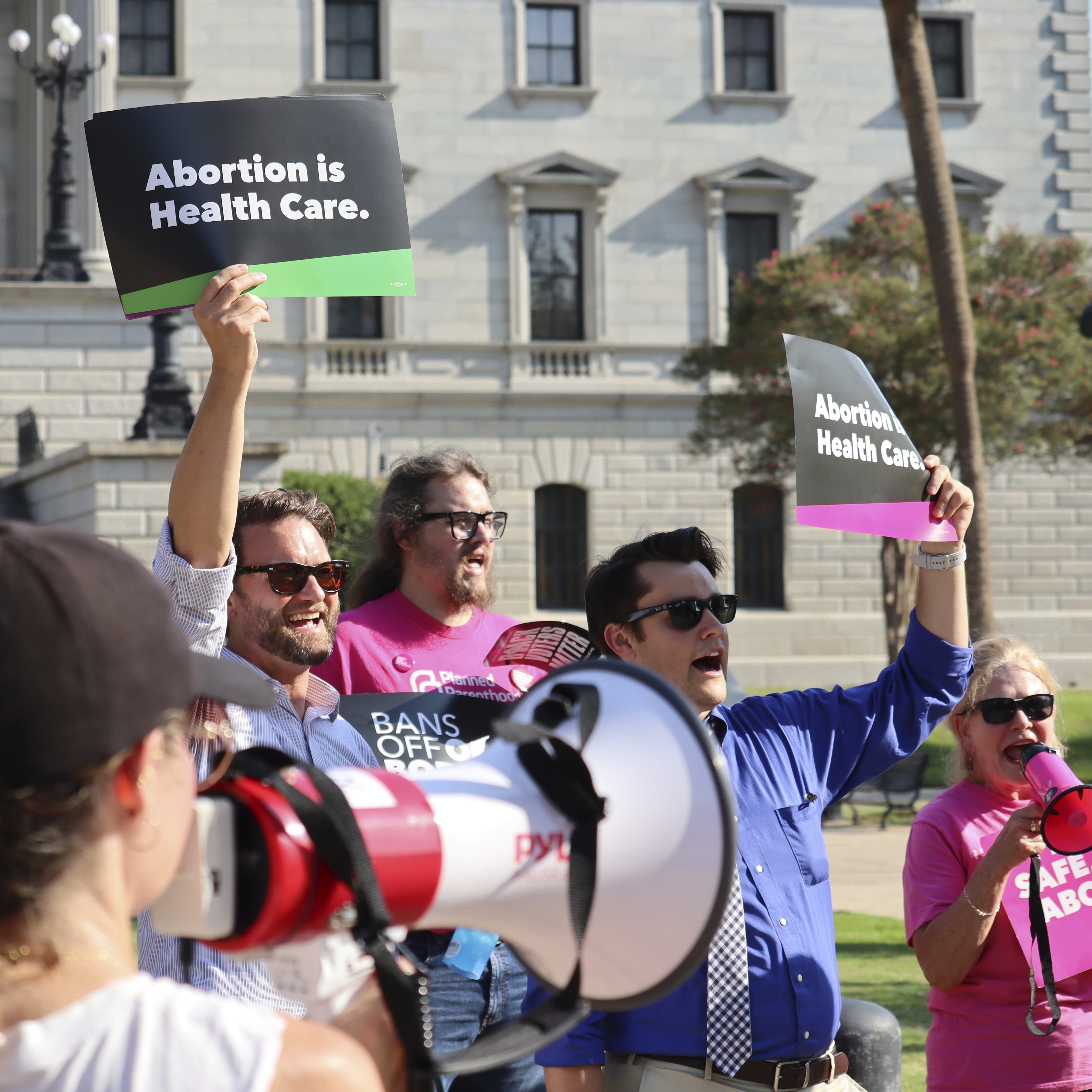 'Something needs to change.' Woman denied abortion in South Carolina challenges ban - Vimarsana News