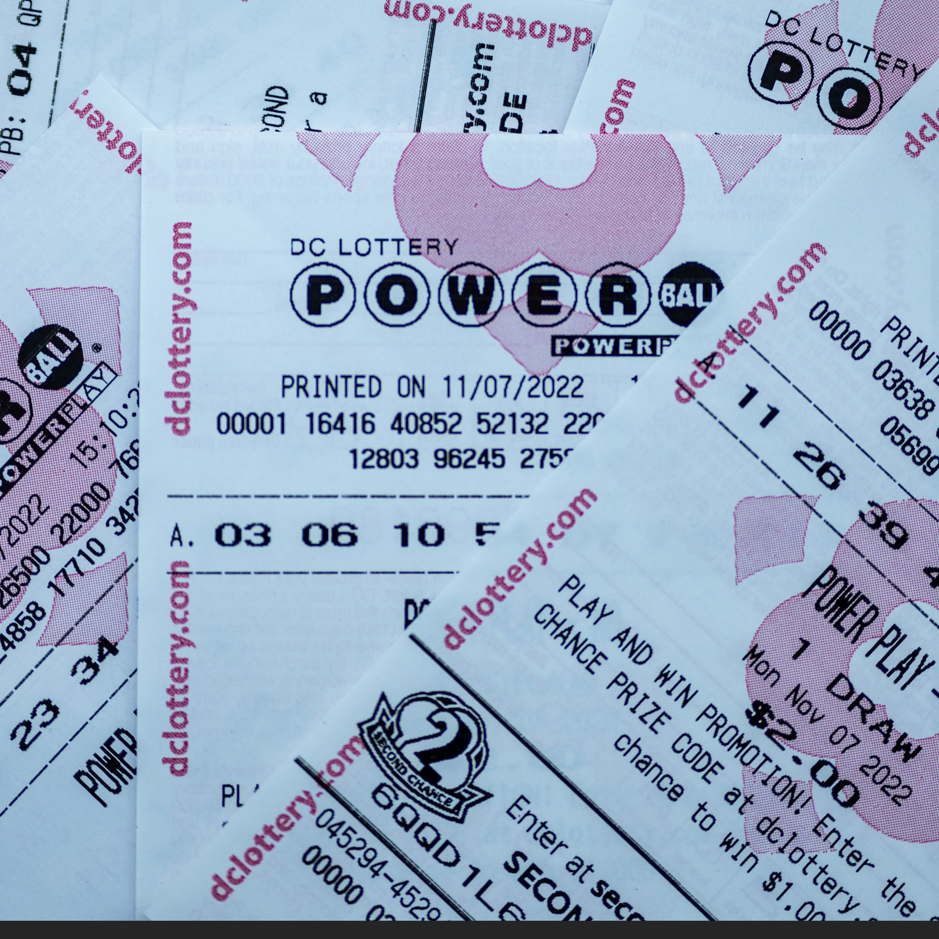 A man sues Powerball after being told his $340M 'win' was a mistake - Vimarsana News