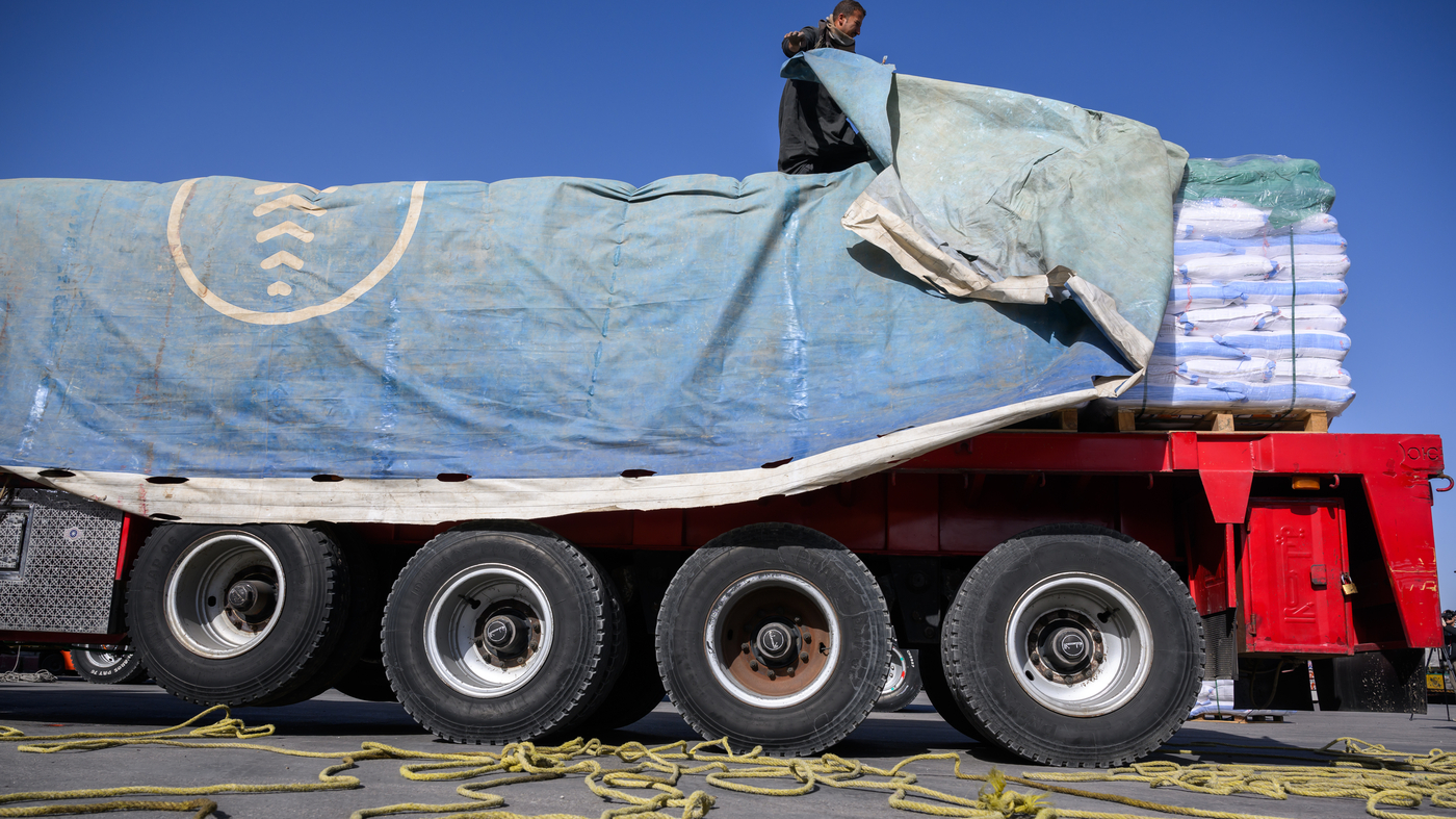 How much humanitarian aid is getting into Gaza? The answer can be hard