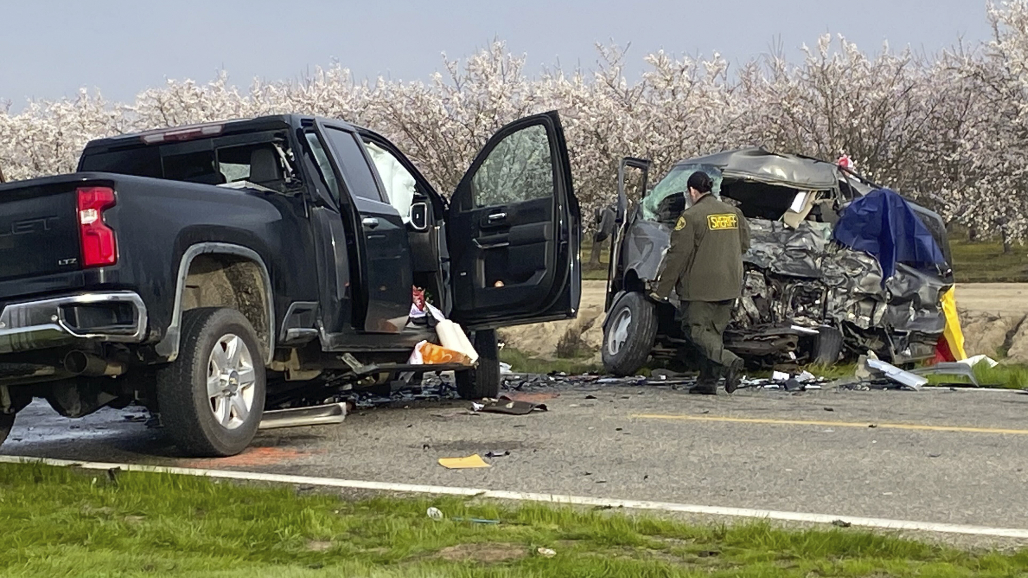 8 people killed in a head-on crash in central California farming region :  NPR