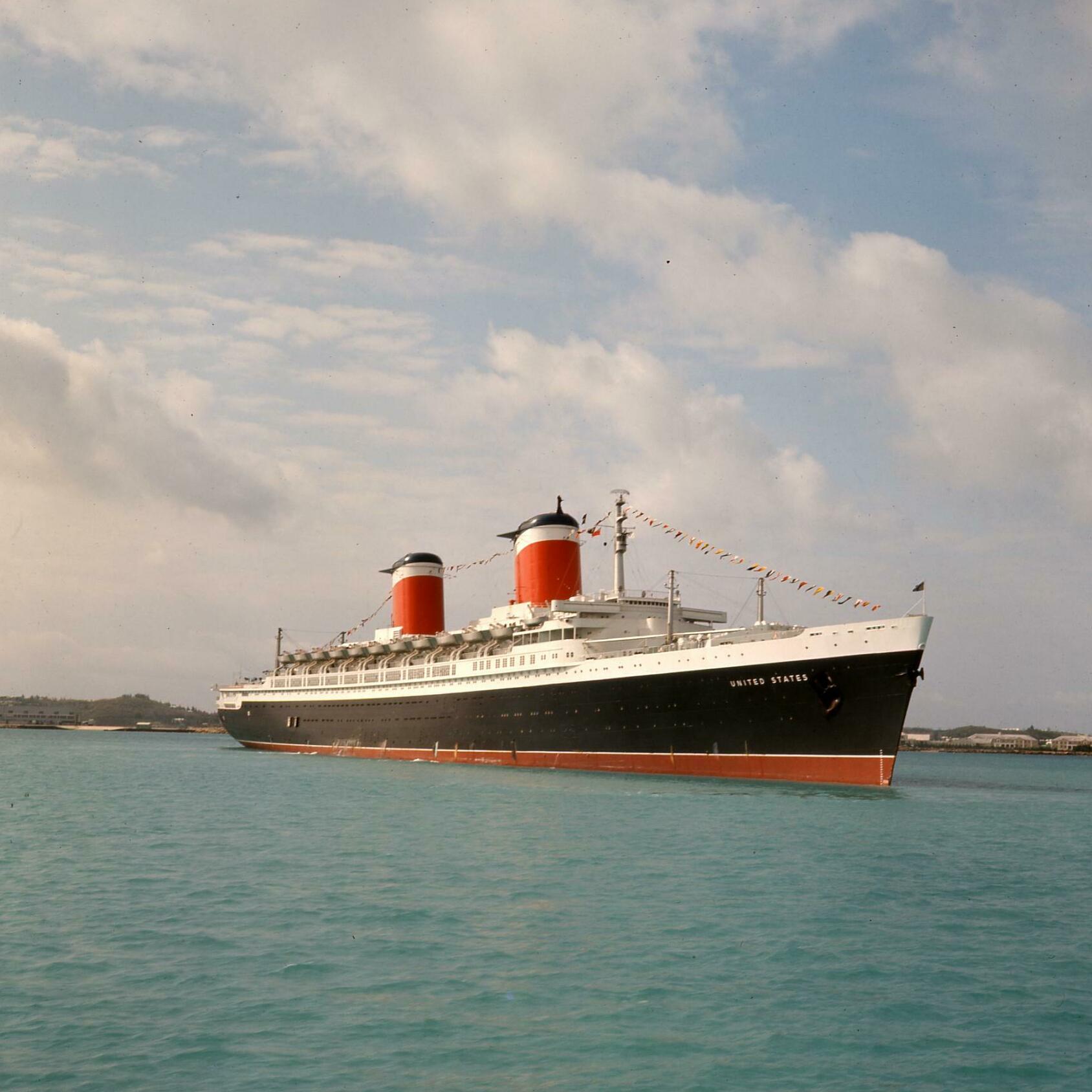 The fastest ocean liner to cross the Atlantic faces eviction from pier. - Vimarsana News
