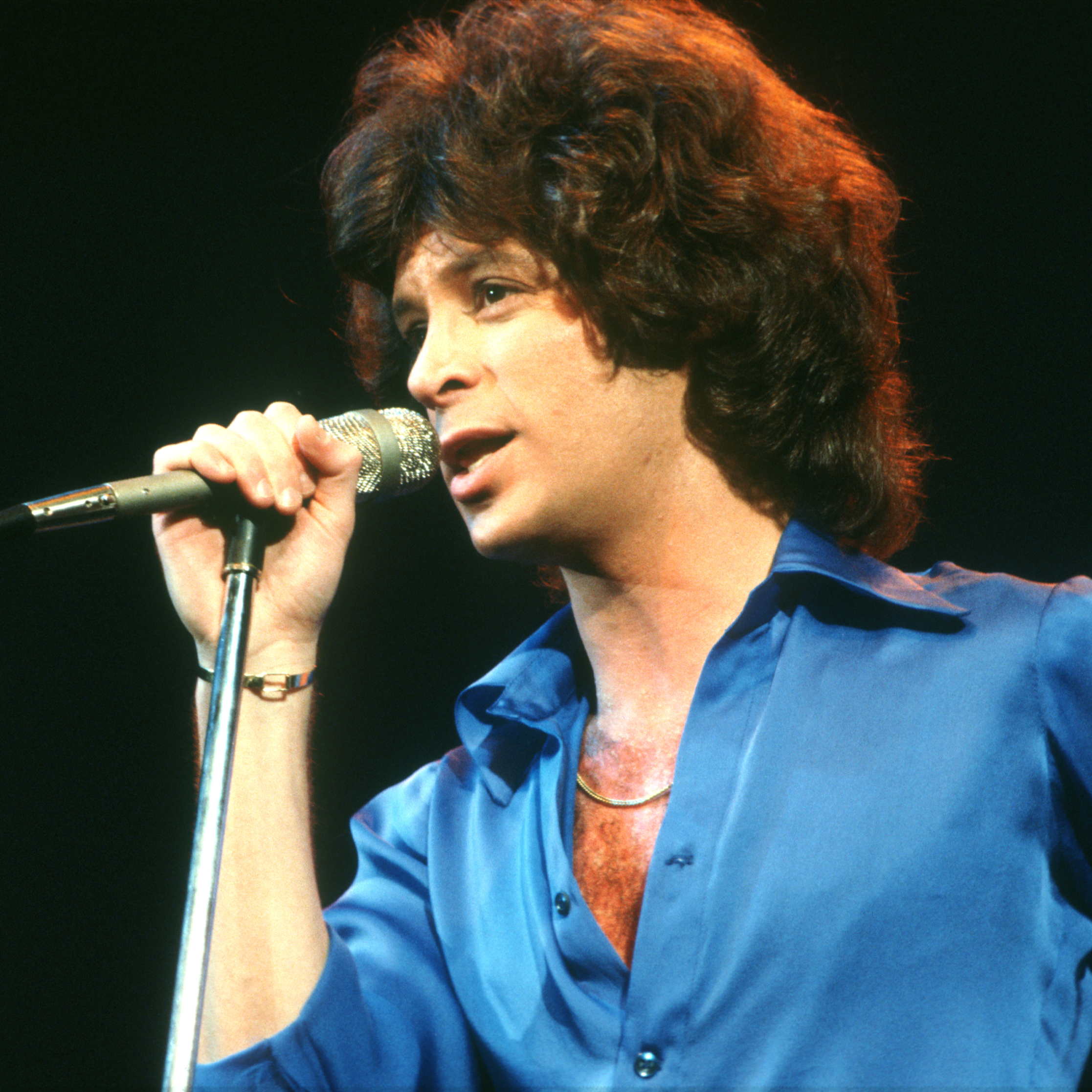 Eric Carmen, singer-songwriter of 'All By Myself' and 'Hungry Eyes,' dies at 74 - Vimarsana News