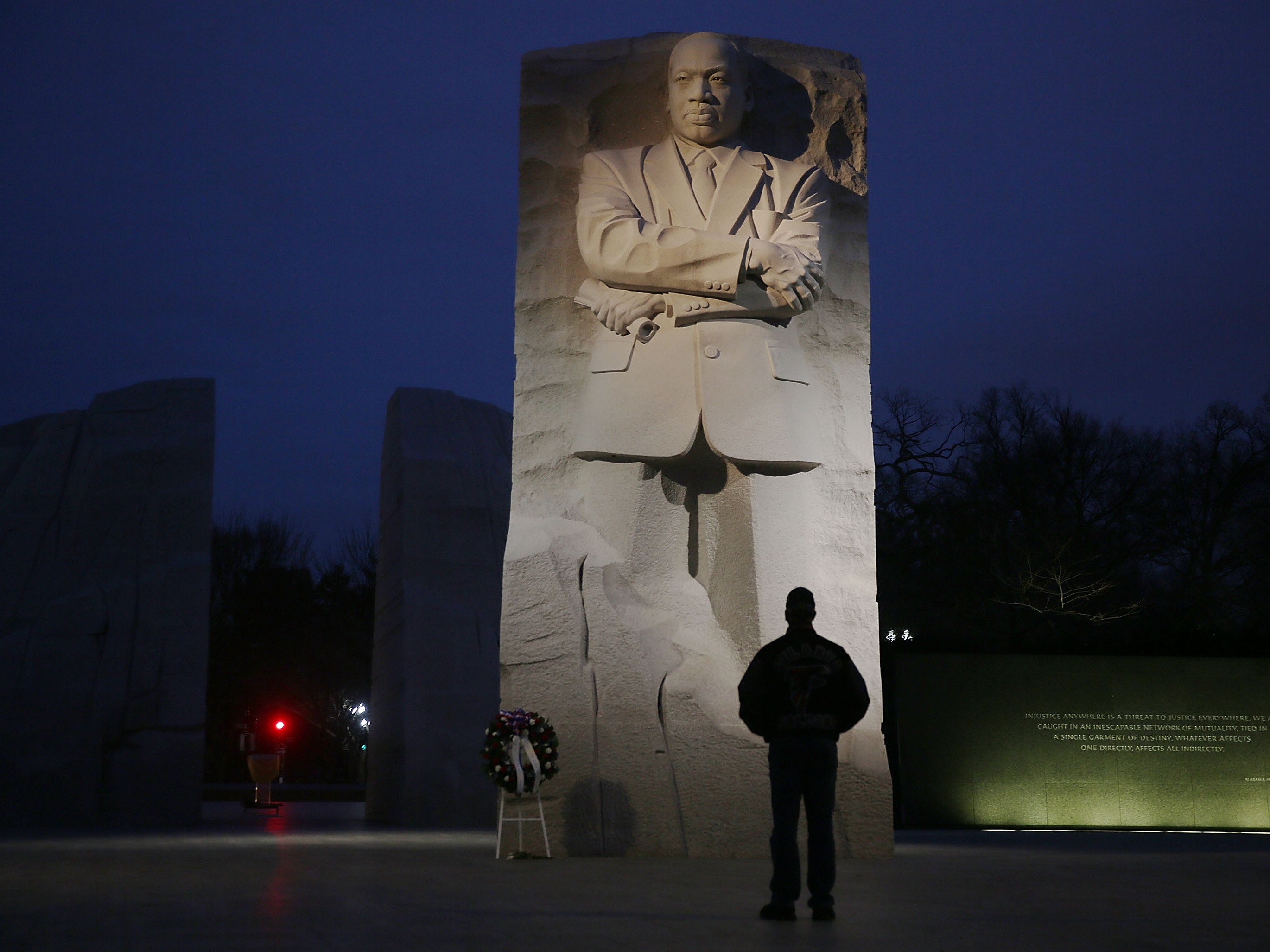 A new Kobe Bryant statue has multiple errors. It's not the first memorial with typos 1 The Martin Luther King Jr. memorial in Washington, D.C. Critics objected that one of the quotes inscribed on the statue was taken out of context in a way that altered its meaning.