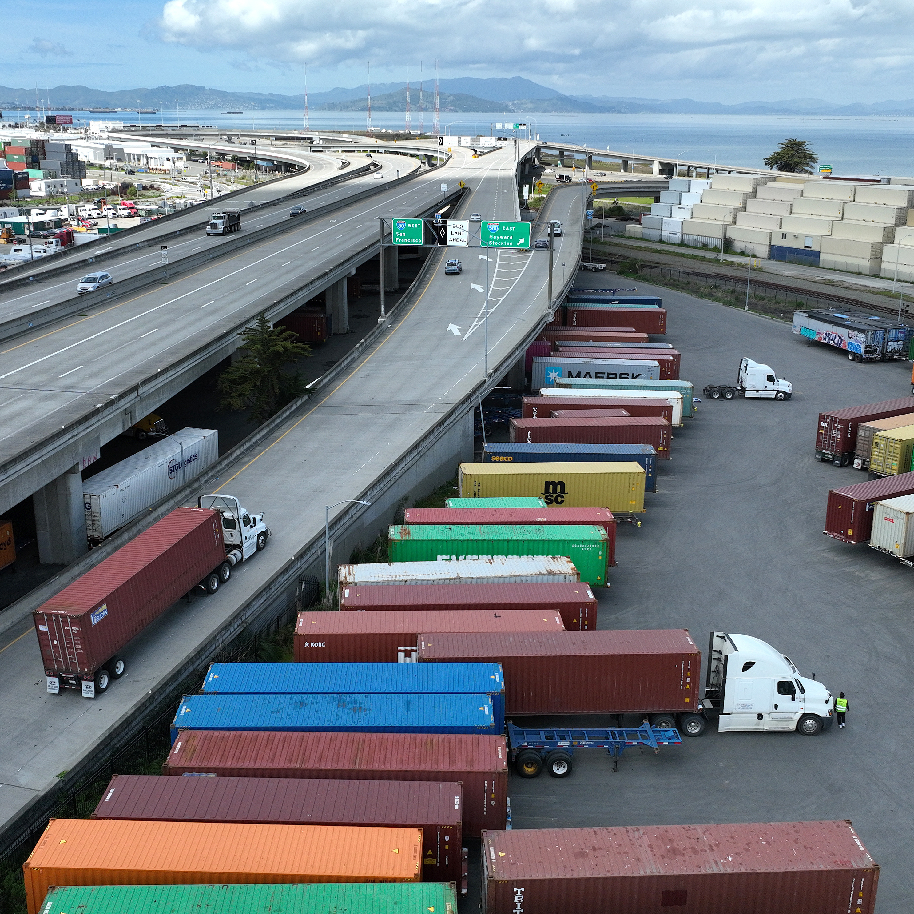 EPA's new rules to clean up heavy trucking met with support and criticism - Vimarsana News