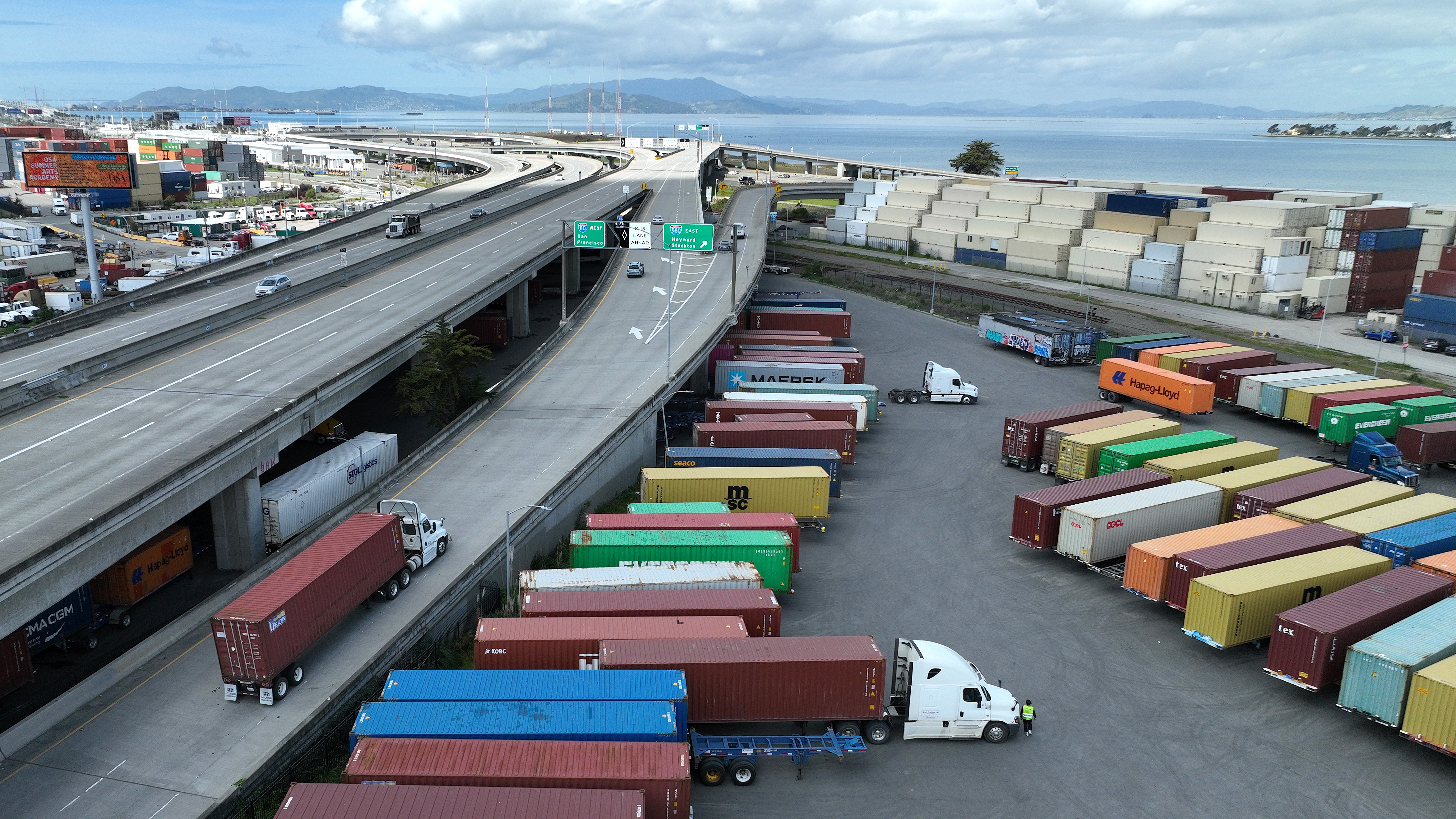 EPAs new rules to clean up heavy trucking met with support and criticism