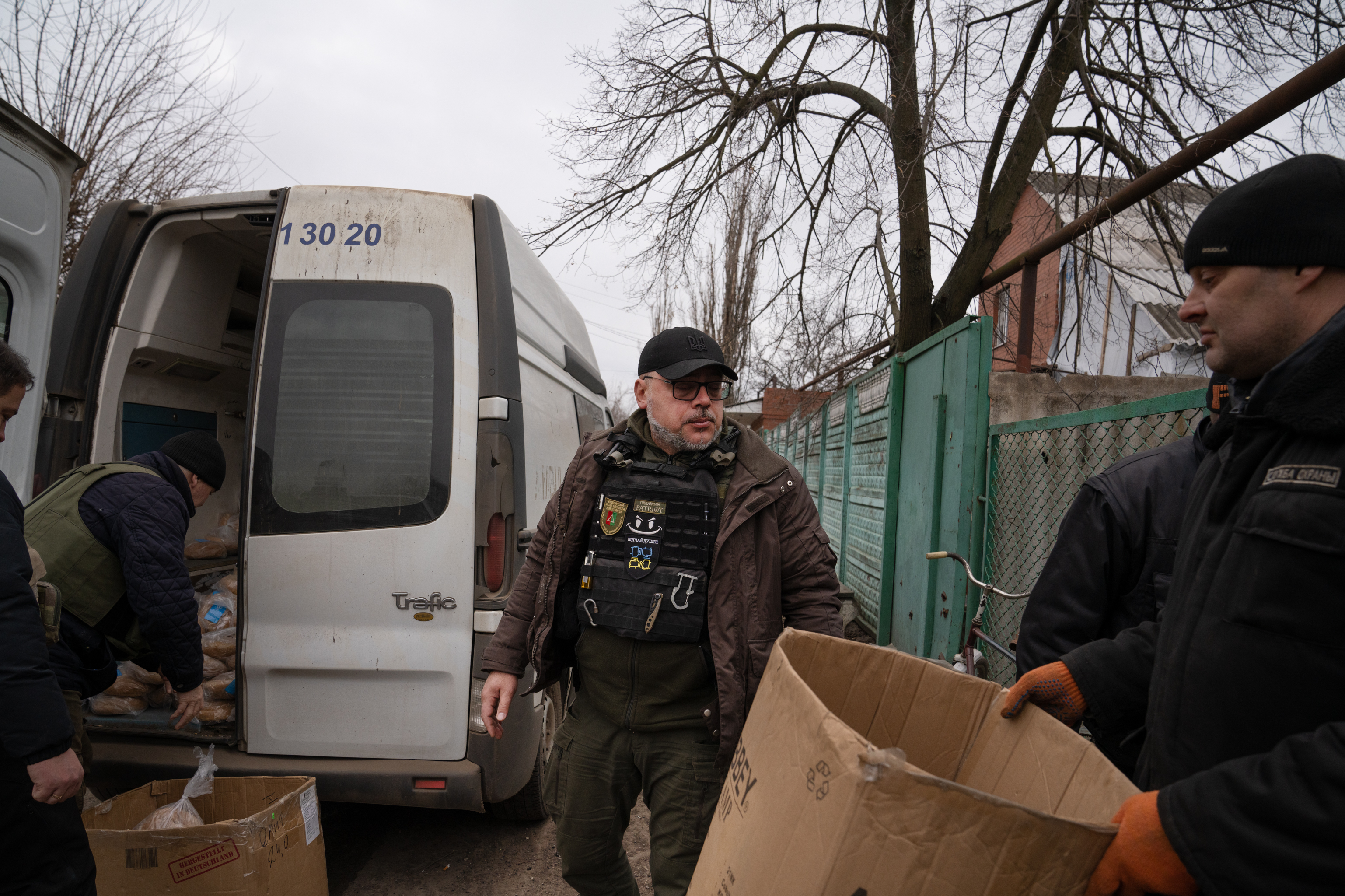 Serhii Chaus, the mayor of the eastern Ukrainian city of Chasiv Yar, arrives at a bread delivery location on the outskirts of town. Chaus goes daily into the embattled town to deliver supplies and meet residents who choose to stay there as Russian forces are approaching the area. (NPR)