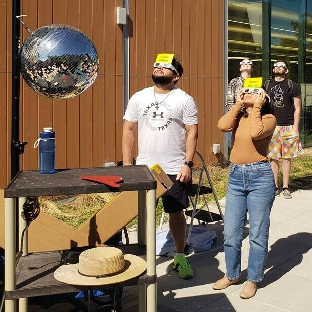 How people across the U.S. are making the most of the solar eclipse - Vimarsana News