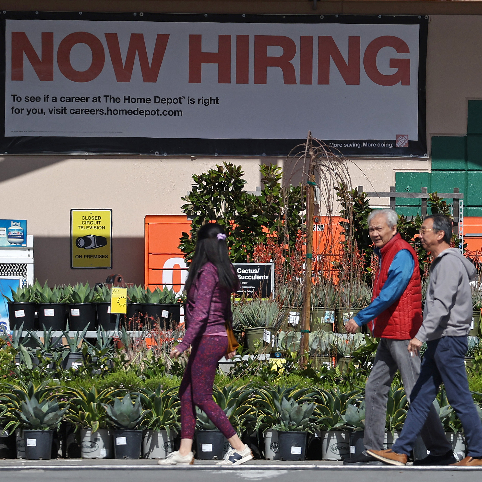 Construction boom helps fuel job gains in March - Vimarsana News
