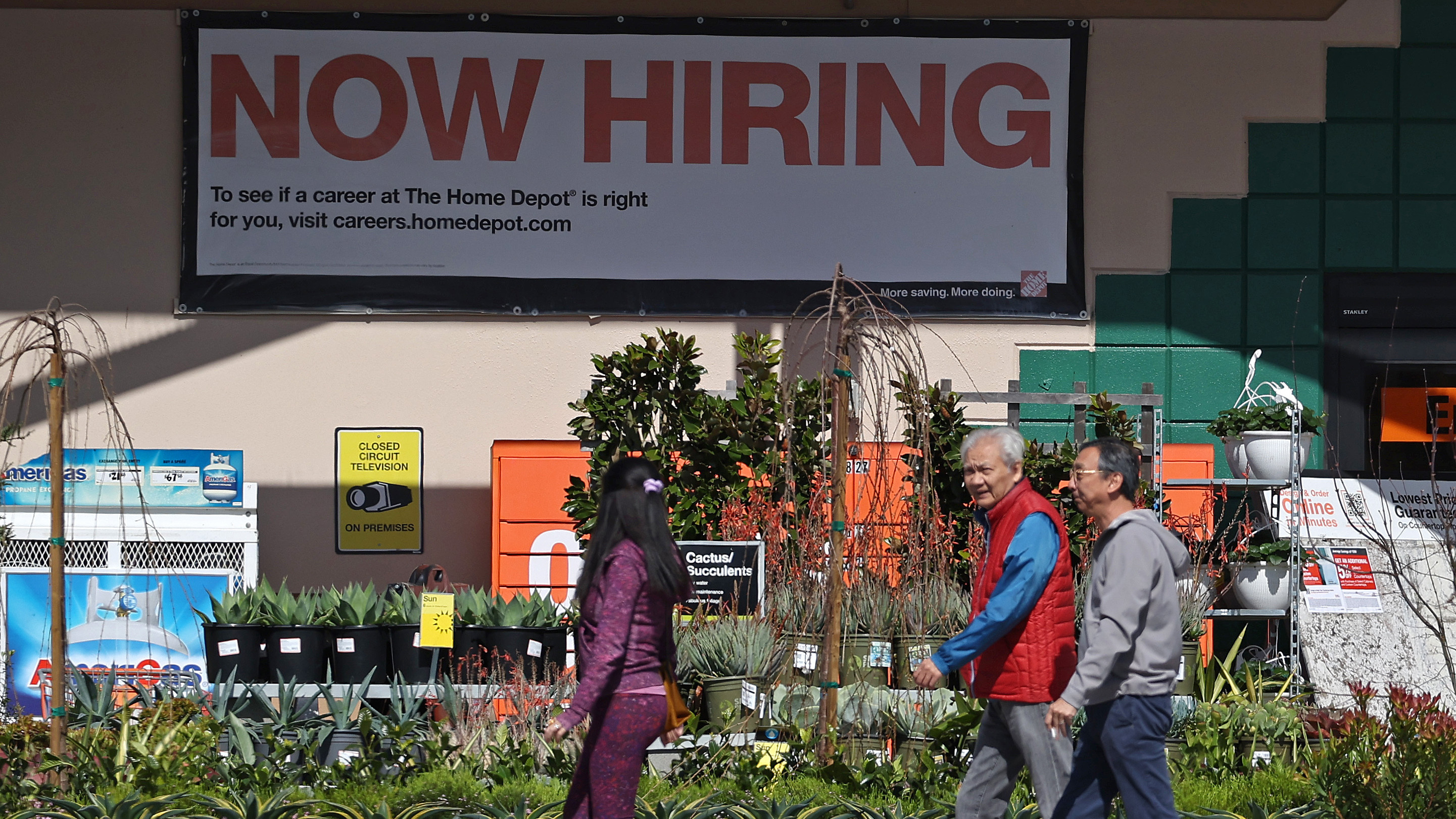 Construction boom helps fuel job gains in March - Vimarsana News