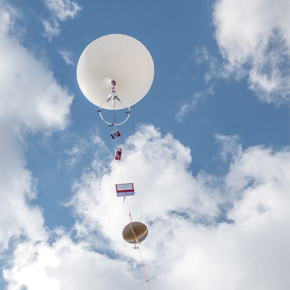 Hundreds of balloons go airborne to witness the eclipse from the edge of space - Vimarsana News