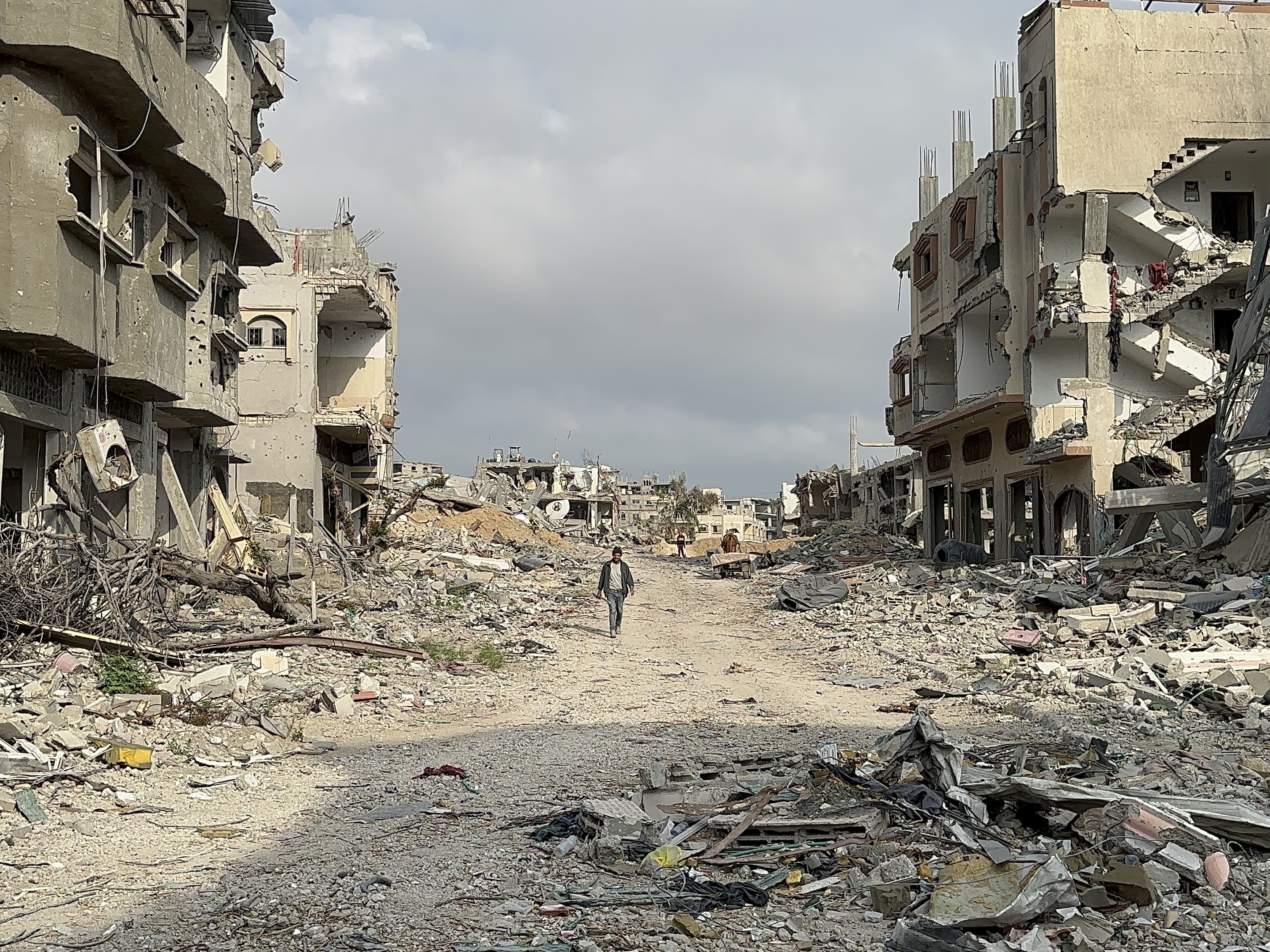 A first glimpse of Khan Younis, a Gaza city now lying in ruins - Vimarsana News