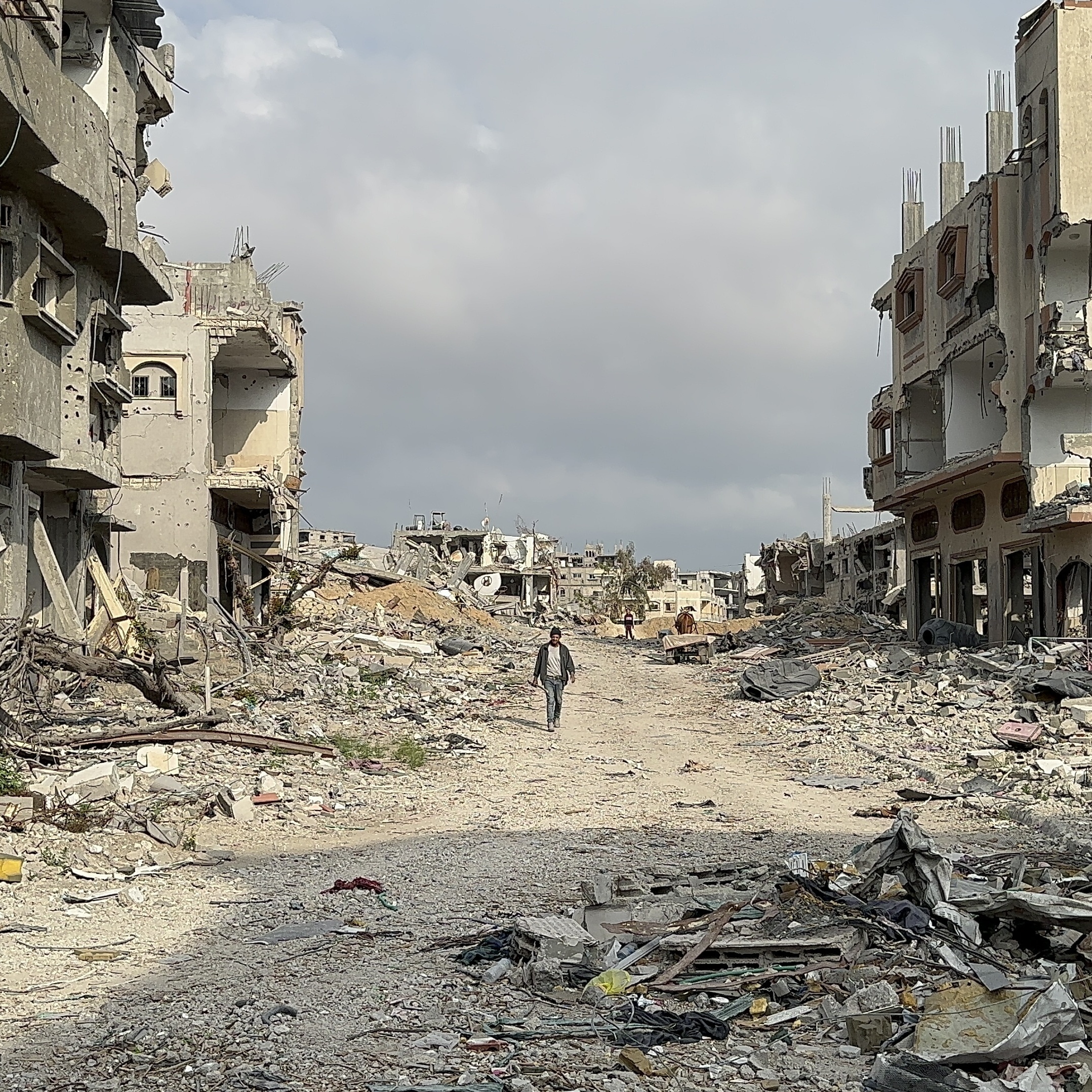 A first glimpse of Khan Younis, a Gaza city now lying in ruins - Vimarsana News