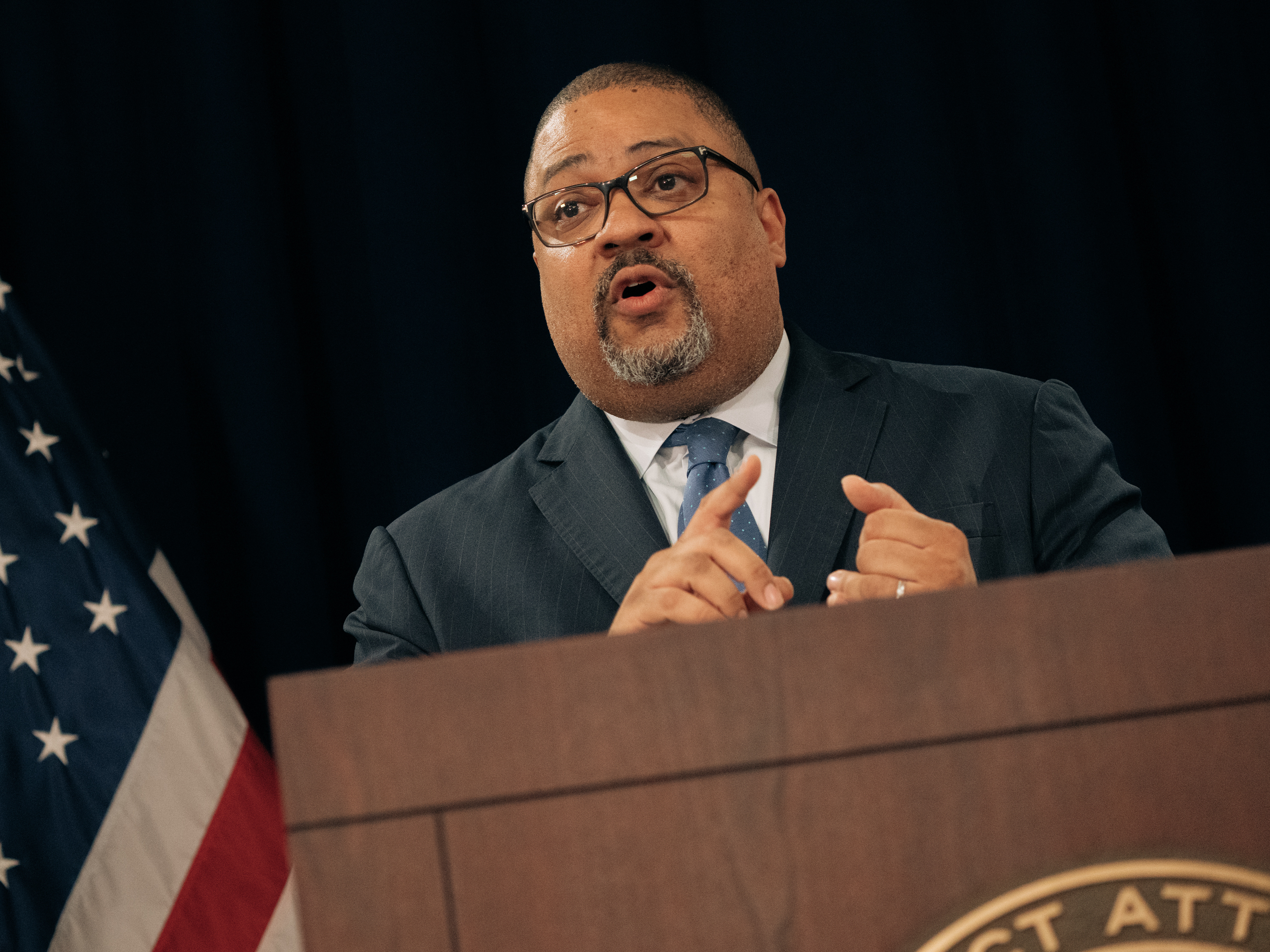 Alvin Bragg, Manhattan's district attorney, draws friends close and