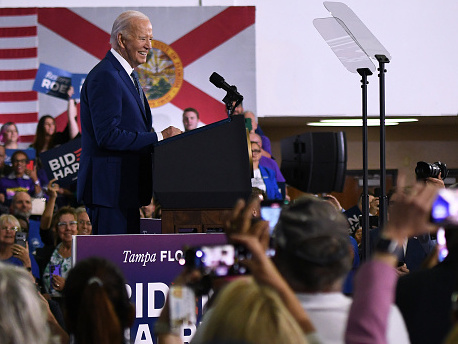 Both sides prepare as Florida's six-week abortion ban is set to take effect Wednesday 1 President Joe Biden spoke at a pro-reproductive rights event in Tampa, Florida on Tuesday.