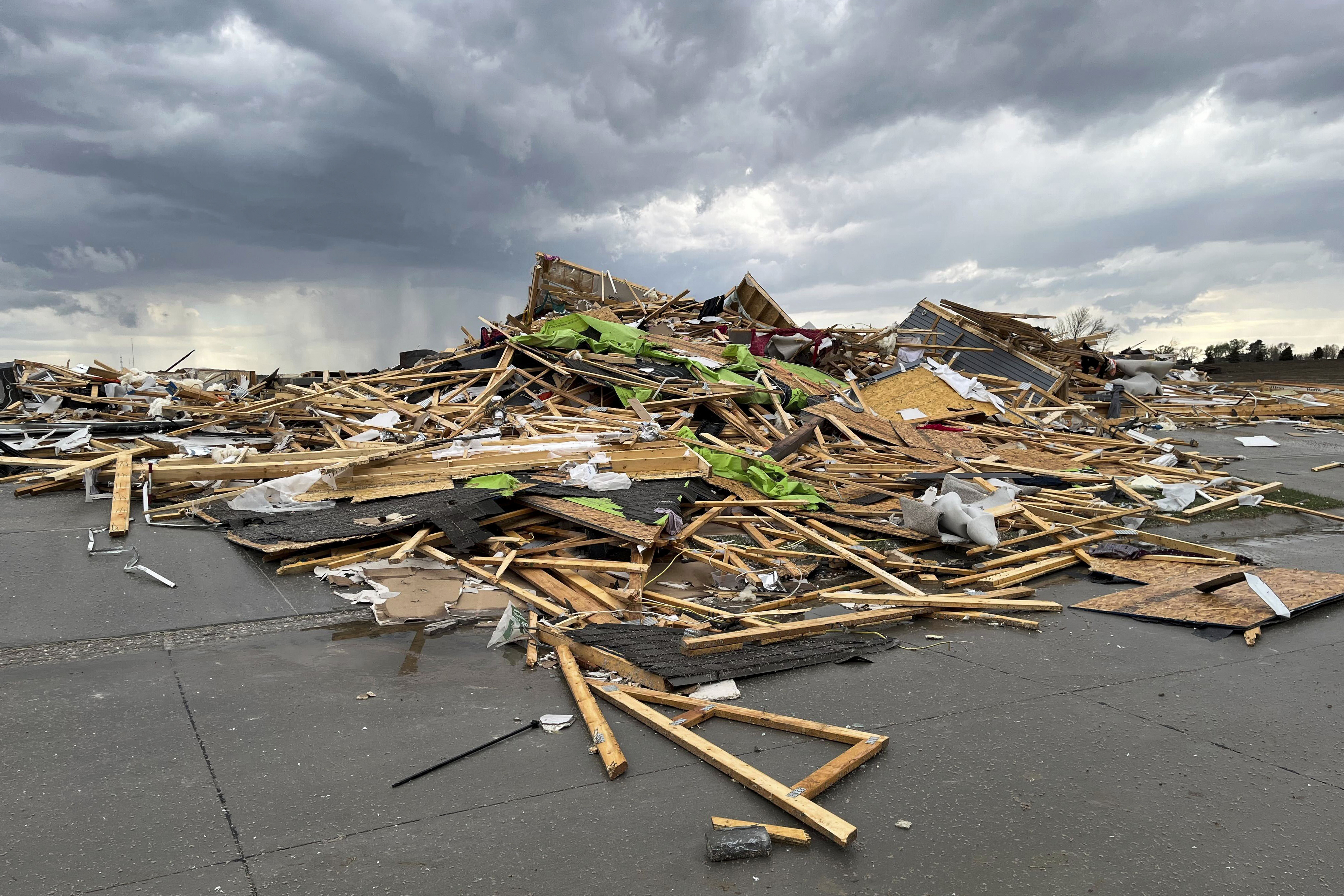 Midwest tornadoes cause severe damage in Omaha suburbs