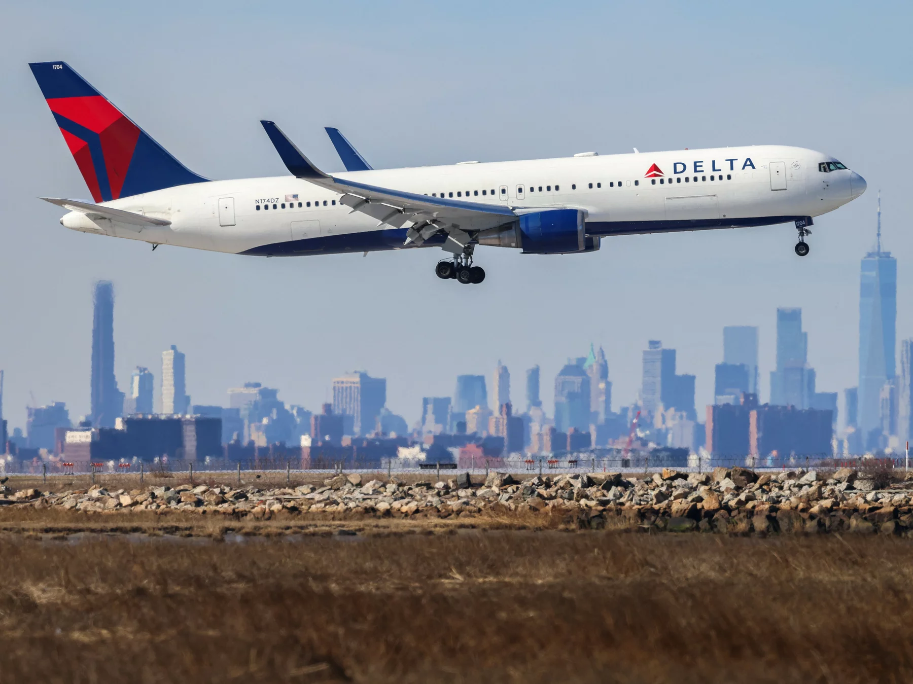 Delta flight makes emergency return