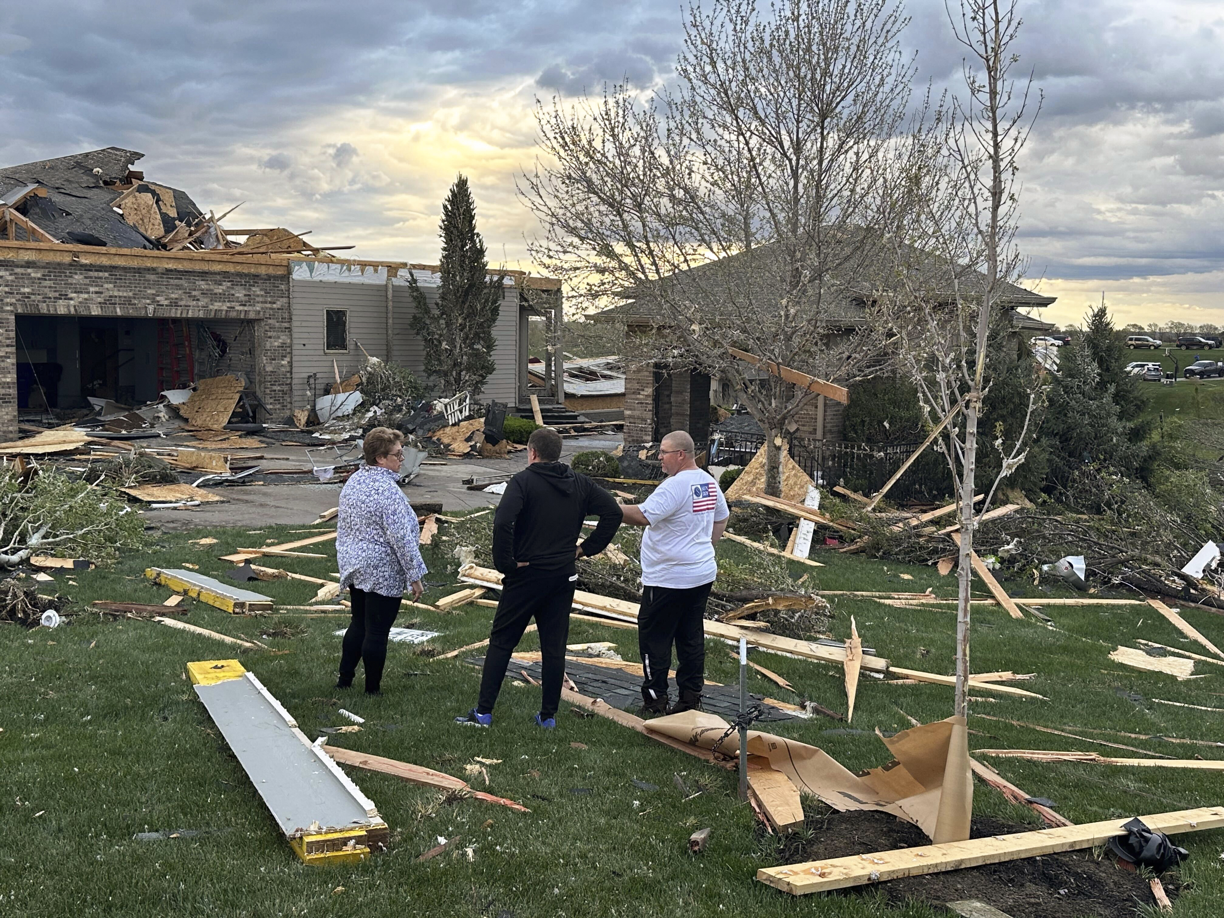 At least 3 people are dead after tornadoes slam Oklahoma, Iowa and Nebraska - Vimarsana News