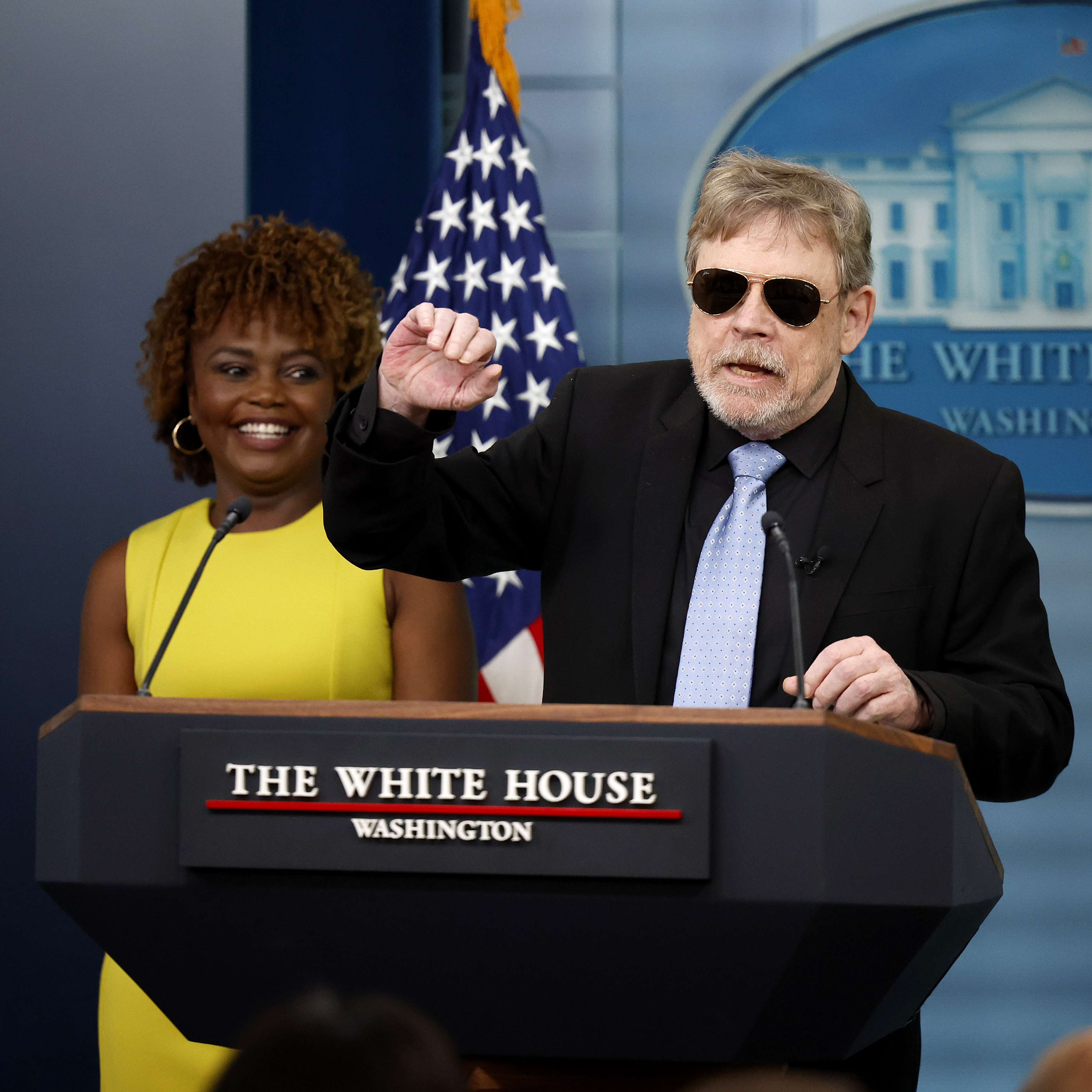 In time for May the Fourth, Mark Hamill of 'Star Wars' stopped by the White House - Vimarsana News