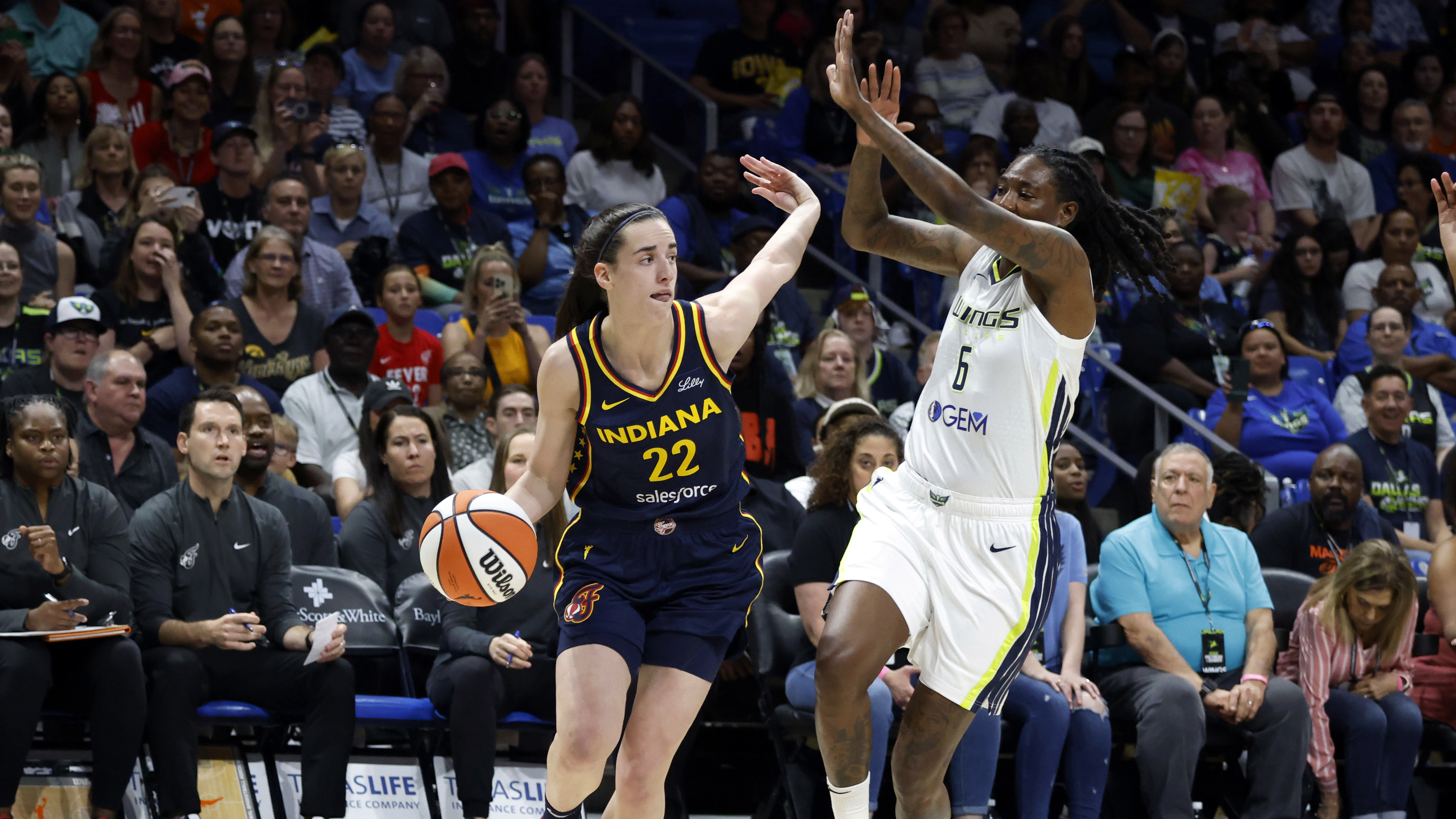 Caitlin Clark shines in her WNBA debut, a preseason sellout - Vimarsana News