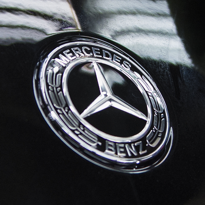 Mercedes workers vote no to union. UAW says they were illegally intimidated - Vimarsana News
