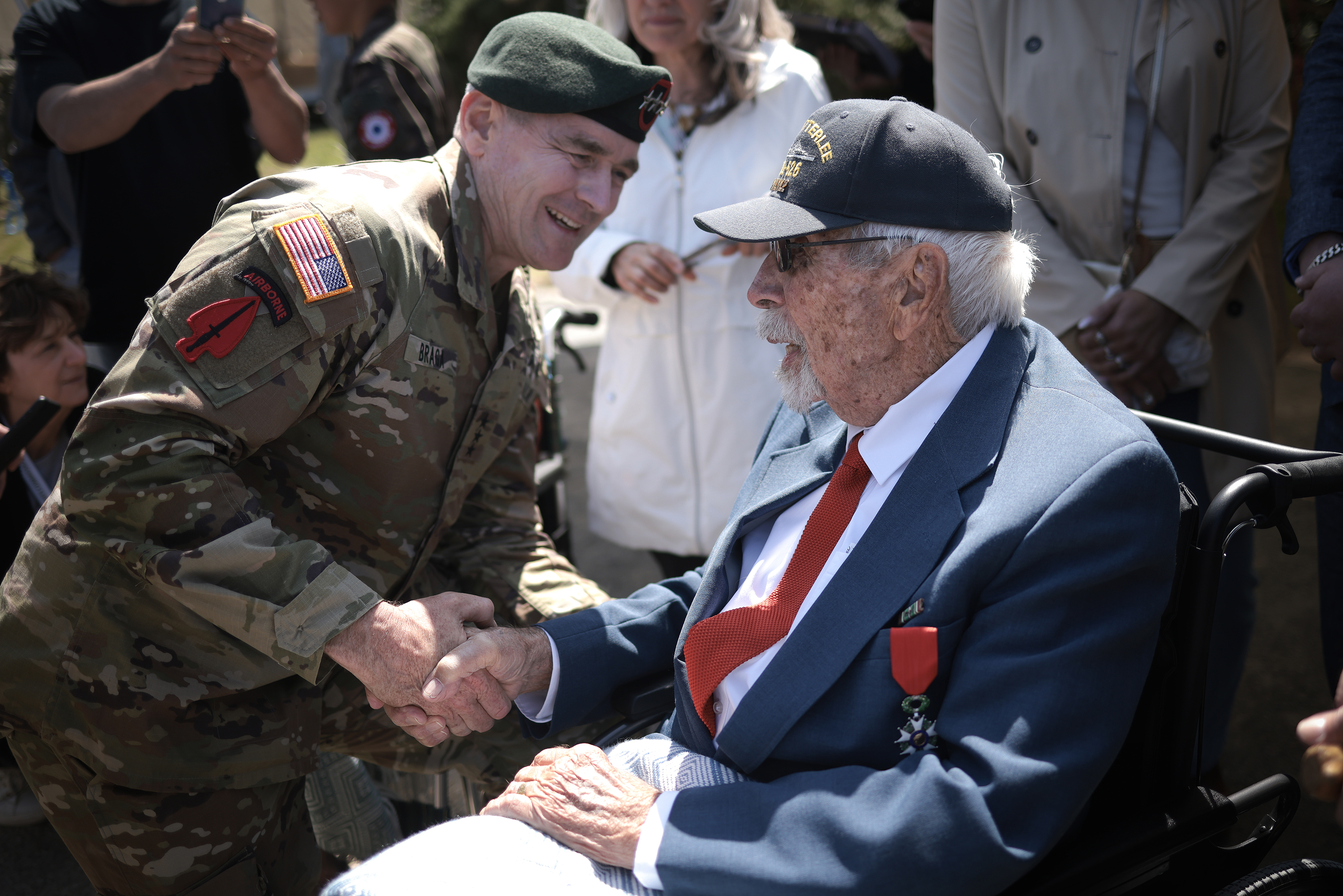 Arts Fortress: Ukrainian musicians play on amidst air sirens