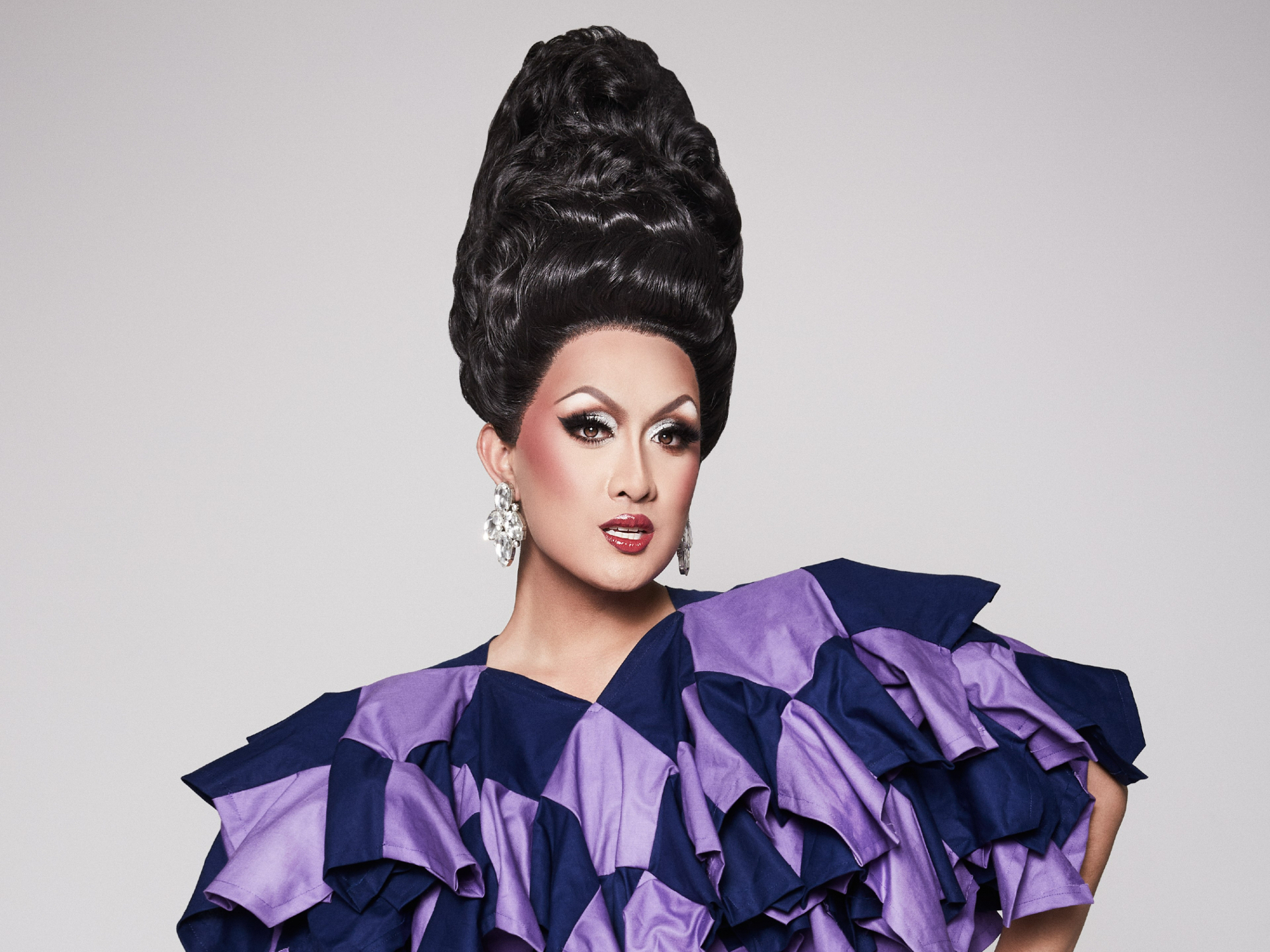 Drag queen Kyne Santos explores how math is 'beautiful' in new book 'Math in Drag' : Short Wave