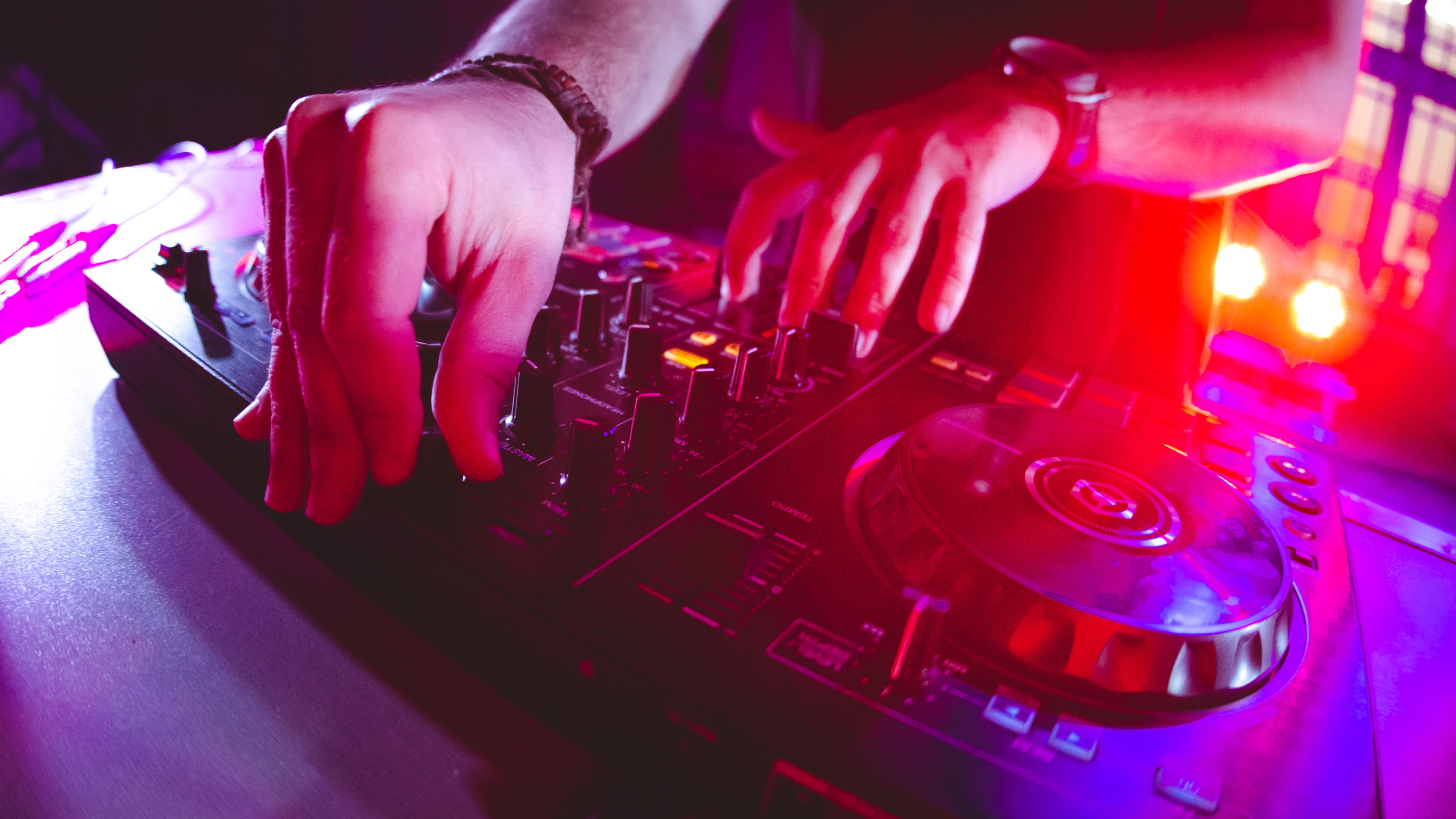 A trap-loving DJ takes on economics