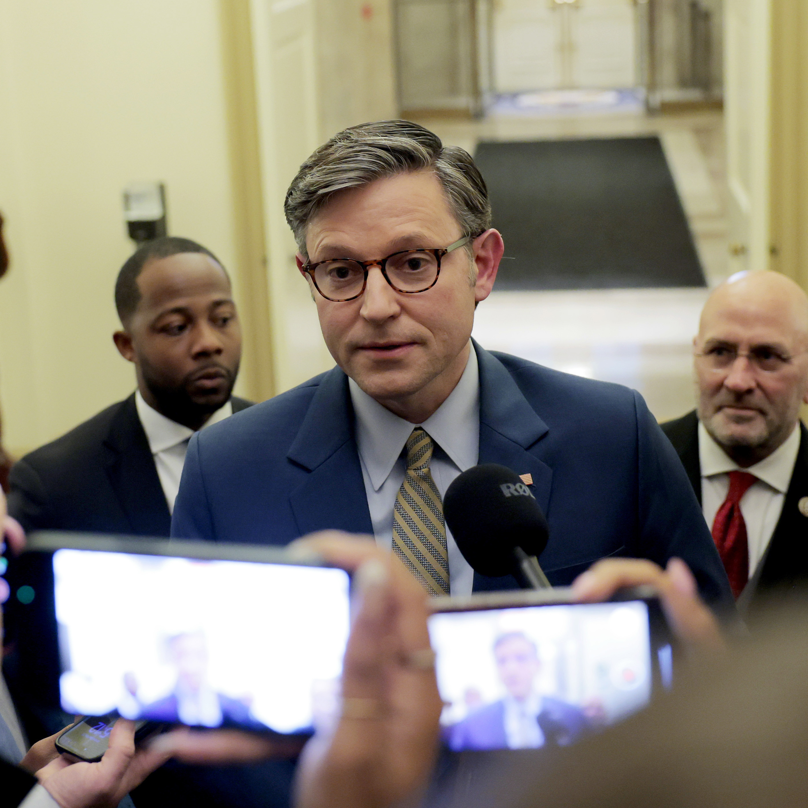 What's at stake in GOP fight over AI regulation