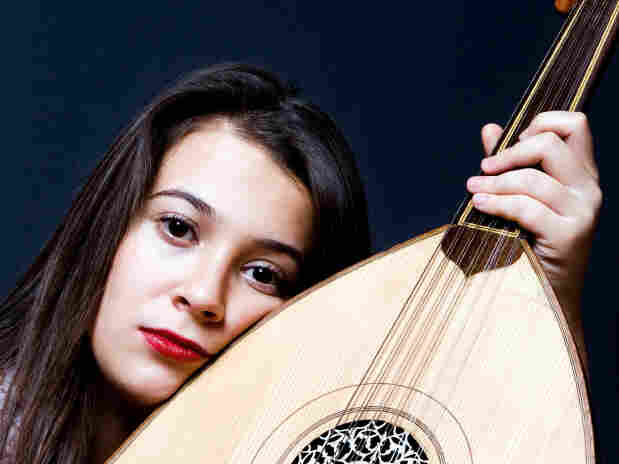 A languishing lute player