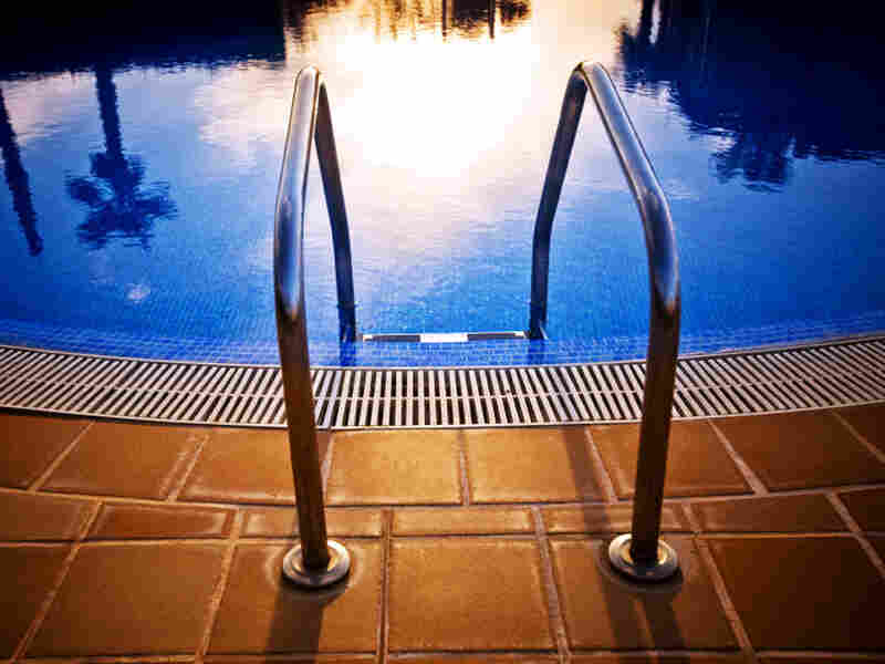 the steps leading into a pool