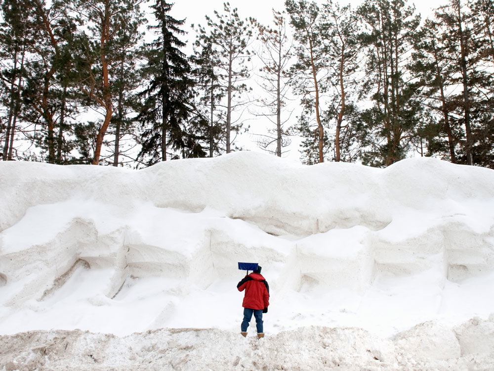 New research shows that people rate an activity as more fun when they were tricked into thinking time flew by during the task. Could this method even make chores like shoveling snow seem more fun? (Getty Images)