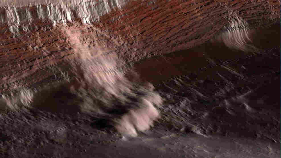 Avalanche on Mars
