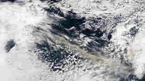 Hazy Ash Cloud Forecast Complicates Air Travel