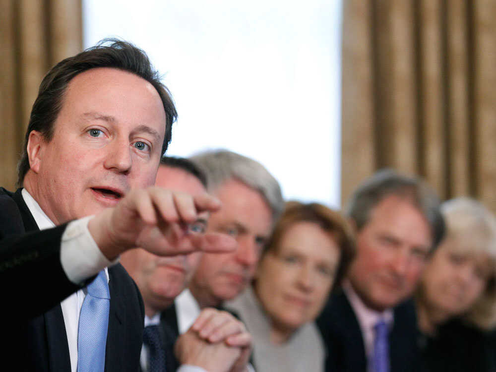 правительство довольный. силуанов министр. михаил мишустин улыбается. мишустин фото. мишустин на белом фоне.