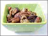 Maple-Spiced Nuts and Fruit