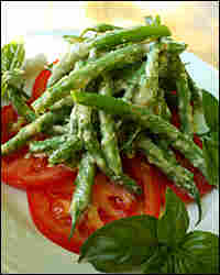 Fresh Green Bean Salad With Basil And Tomatoes